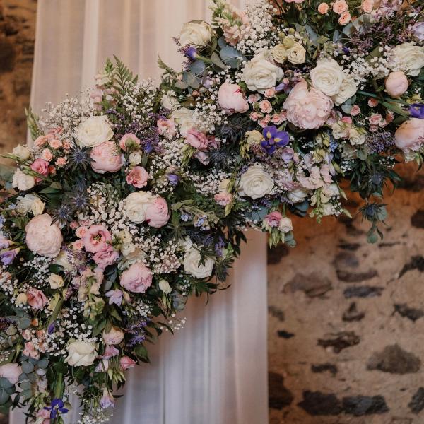 sara and andy flower decorations